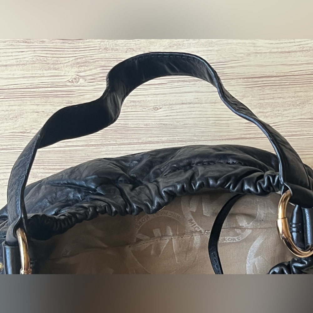 Preowned Michael Kors Mk Drawstring Baguette Bag … - image 4
